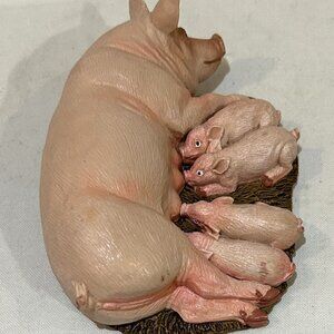 Sow with Piglets Plastic Toy Model Mommy Feeding Baby Pigs 4" Safari Ltd 0715